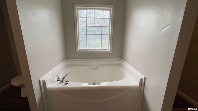 19153 Shed Church Rd, House other with 3 bedrooms, 2 bathrooms and null parking in Marion IL | Image 12