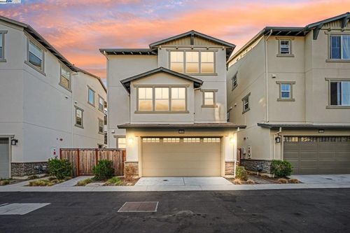 37898 Seafarer Rd, Newark, CA, 94560-7603 | Card Image