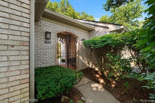 1106 Timberview Trl, Bloomfield Hills, MI, 48304 | Card Image