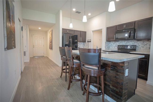 Kitchen and Hallway | Image 10