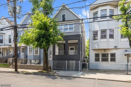 164 Parker St, Newark, NJ, 07104-1111 | Card Image