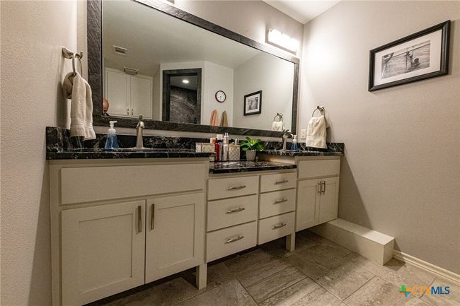 912 N Avenue G, House other with 4 bedrooms, 3 bathrooms and null parking in Shiner TX | Image 12