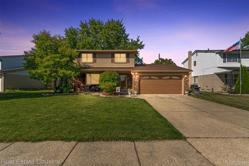 34579 Hawke Dr, Sterling Heights, MI, 48310-5306 | Card Image