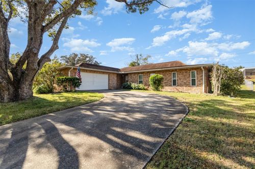 912 N Fairbairn Dr, DELTONA, FL, 32725-6928 | Card Image