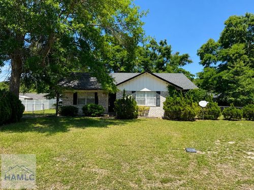 61 Kyle Ln, Hinesville, GA, 31313-8212 | Card Image