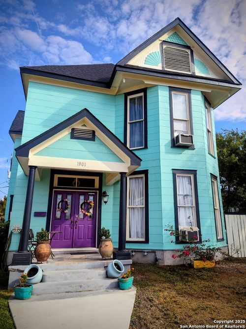 1901 N Interstate 35, San Antonio, TX, 78208-1921 | Card Image