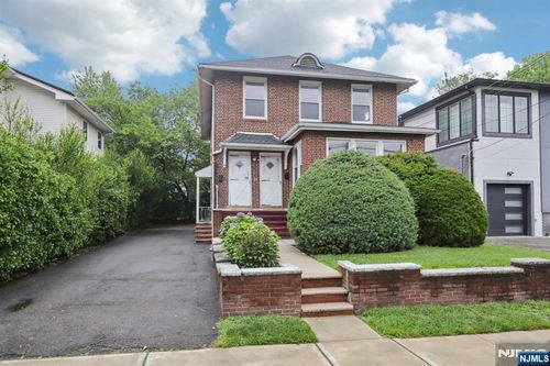 11 Warwick Ave, Fort Lee, NJ, 07024-4303 | Card Image