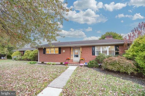 820 N Franklin St, POTTSTOWN, PA, 19464-4326 | Card Image