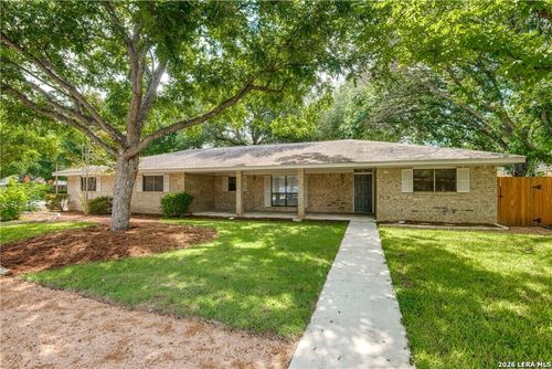 3 Broken Ski Cir, New Braunfels, TX, 78130-8419 | Card Image