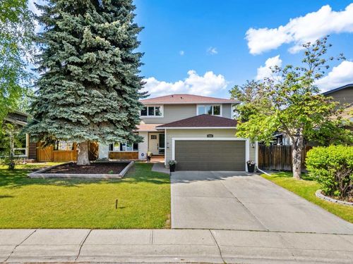 836 Parkwood Drive Se, Calgary, AB, T2J3W7 | Card Image
