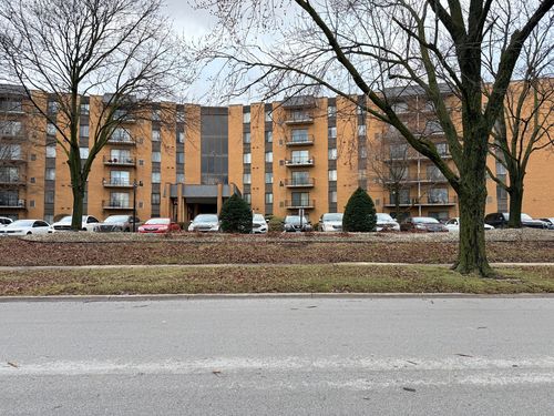 211-700 N Bruce Ln, Glenwood, IL, 60425-1134 | Card Image