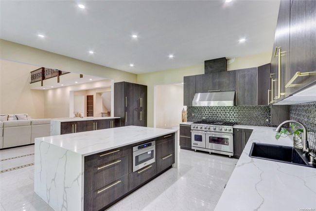 27 Ormond St, House other with 7 bedrooms, 8 bathrooms and null parking in Dix Hills NY | Image 10
