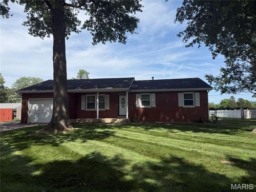 113 Whispering Oaks Dr, Bethalto, IL, 62010-1050 | Card Image