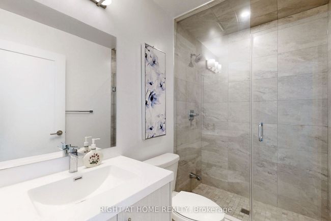 1012 - 286 Main St, Condo with 2 bedrooms, 2 bathrooms and null parking in Toronto ON | Image 18