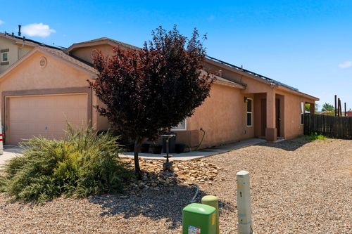 32 Salida Del Sol, Los Lunas, NM, 87031-8804 | Card Image