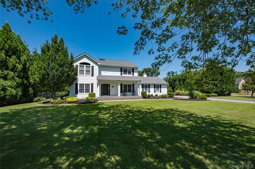15 Cedar Avenue Ext, Islip, NY, 11751-4615 | Card Image