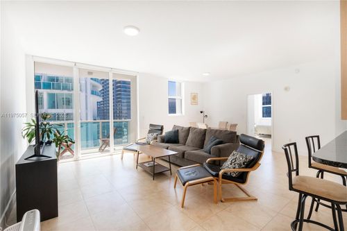 4121-31 Se 5th St, Miami, FL, 33131-2503 | Card Image