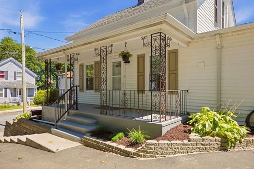 225 Mount Pleasant St, Fall River, MA, 02720-4317 | Card Image