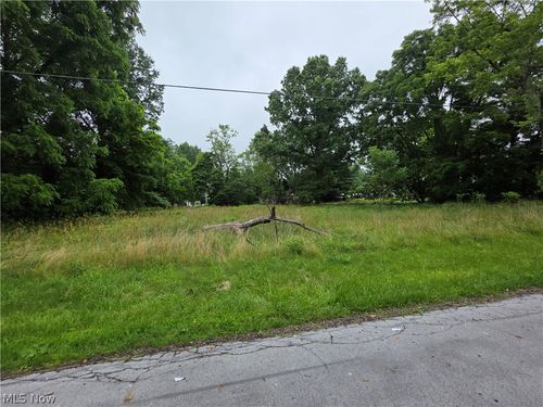 420 Jarvis Rd, Green, OH, 44319-3259 | Card Image