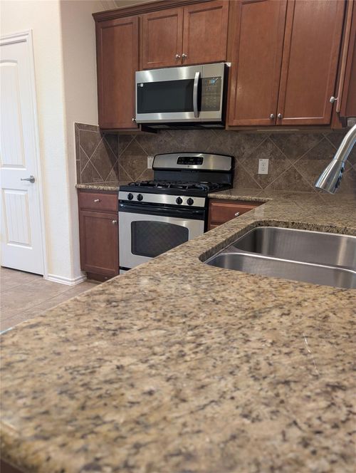 18918 Bluestone Hollow Ln, Tomball, TX, 77377-8907 | Card Image
