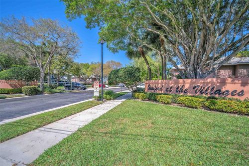 1947 Stratford Way, West Palm Beach, FL, 33409-7608 | Card Image