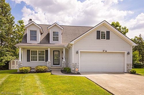 25660 Edgecliff Dr, Euclid, OH, 44132-1164 | Card Image