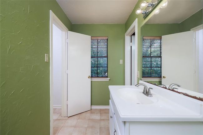 24046 Spring Briar Ln, House other with 4 bedrooms, 3 bathrooms and 2 parking in Spring TX | Image 15