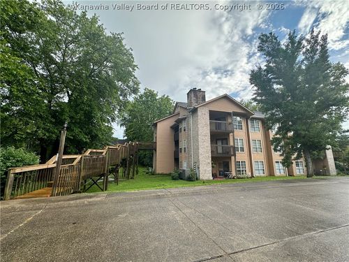 309 Oakbridge Dr, Hurricane, WV, 25526-9277 | Card Image