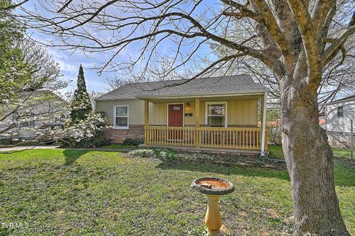 1011 Johnson Ave, Johnson City, TN, 37604-5311 | Card Image