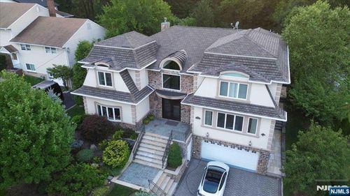 412 Valley View Ave, Paramus, NJ, 07652-3420 | Card Image