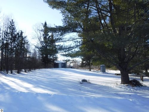 3084 Sylvan St, South Branch, MI, 48761-9721 | Card Image