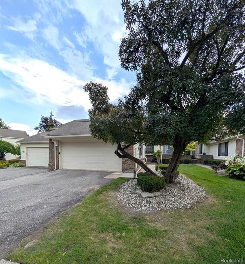 50-7173 Creeks Xing, West Bloomfield, MI, 48322-3504 | Card Image