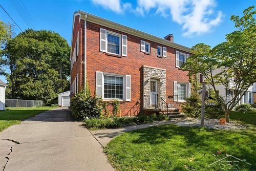 2332 Mershon St, Saginaw, MI, 48602-5271 | Card Image