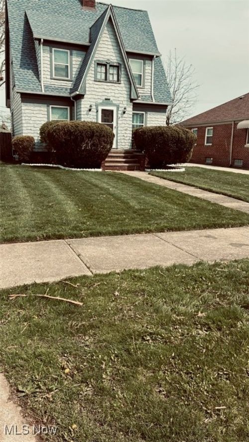 2012 Grovewood Ave, Parma, OH, 44134-1509 | Card Image