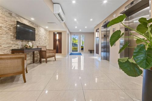 apt-520-200 Diplomat Pkwy, Hallandale Beach, FL, 33009-8718 | Card Image