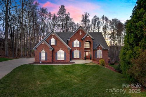 2846 Snead Ct Ne, Conover, NC, 28613-9013 | Card Image