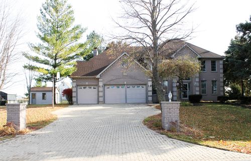 19057 S Saddlebrook Dr, Shorewood, IL, 60404-9061 | Card Image