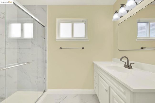 2327 99 Th Ave, House other with 2 bedrooms, 1 bathrooms and 1 parking in Oakland CA | Image 12