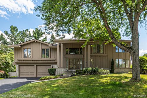 3265 Bloomfield Shore Dr, West Bloomfield, MI, 48323-3301 | Card Image