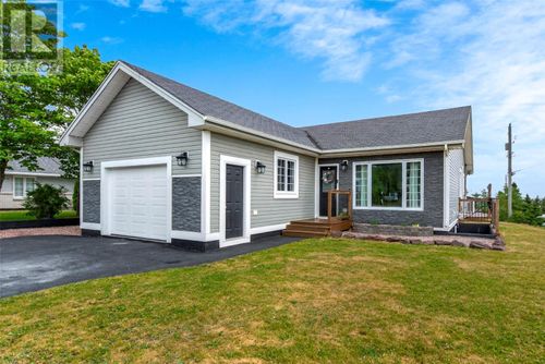 21 Fitzgerald Pl, House with 3 bedrooms, 3 bathrooms and null parking in Bay Roberts NL | Card Image
