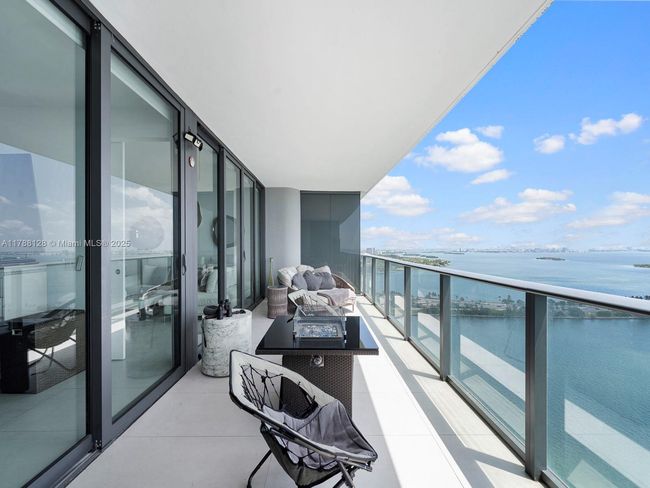 UNIT-2805 - 3131 Ne 7 Th Ave, Condo with 2 bedrooms, 2 bathrooms and null parking in Miami FL | Image 8