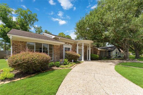 8015 Burning Hills Dr, Houston, TX, 77071-1208 | Card Image
