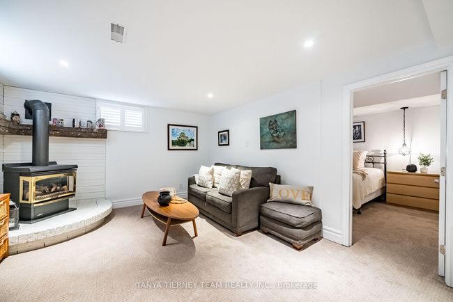 54 Mitchell Ave, House other with 5 bedrooms, 3 bathrooms and 4 parking in Whitby ON | Image 25