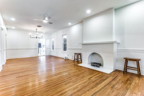 4601 Pershing Ave, Fort Worth, TX, 76107-4925 | Card Image