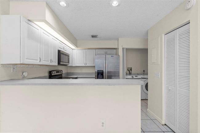 1903 Players Pl, Townhouse with 2 bedrooms, 2 bathrooms and null parking in North Lauderdale FL | Image 8