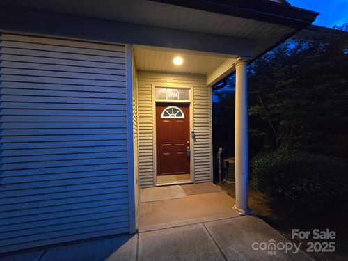 7224 Michaels Landing Dr, Charlotte, NC, 28262-3563 | Card Image