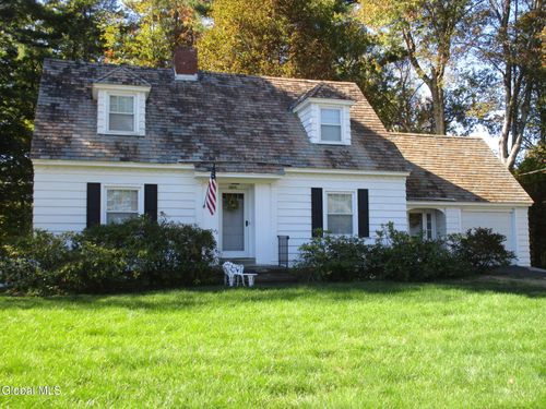 2276 Cayuga Rd, Niskayuna, NY, 12309-4720 | Card Image