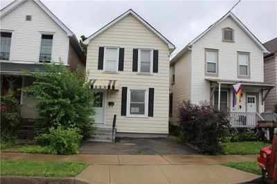 220 Belmont Ave, House other with 2 bedrooms, 1 bathrooms and 1 parking in Hamilton ON | Image 1