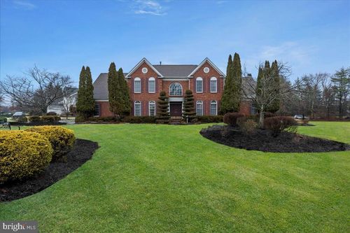 2062 Silverwood Dr, Newtown, PA, 18940-9401 | Card Image