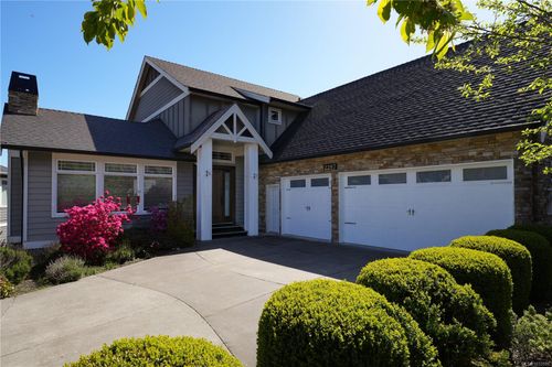 2287 Nicklaus Dr, Victoria, BC, V9B0L2 | Card Image